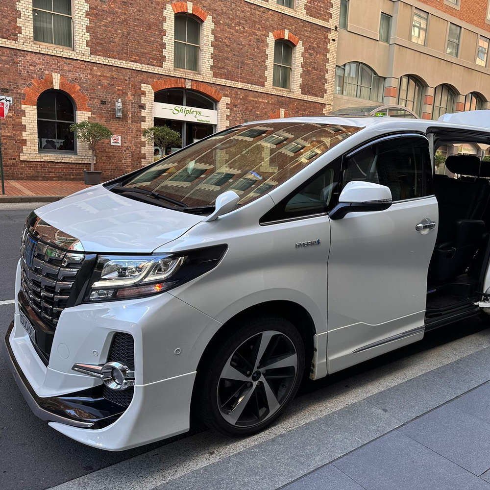 悉尼6座丰田埃尔法Toyota Alphard中文司导陪同包车游玩