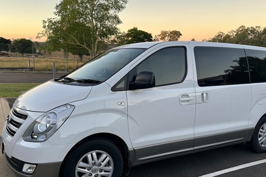 悉尼7座Hyundai iMax现代MPV中文司导陪同包车游玩