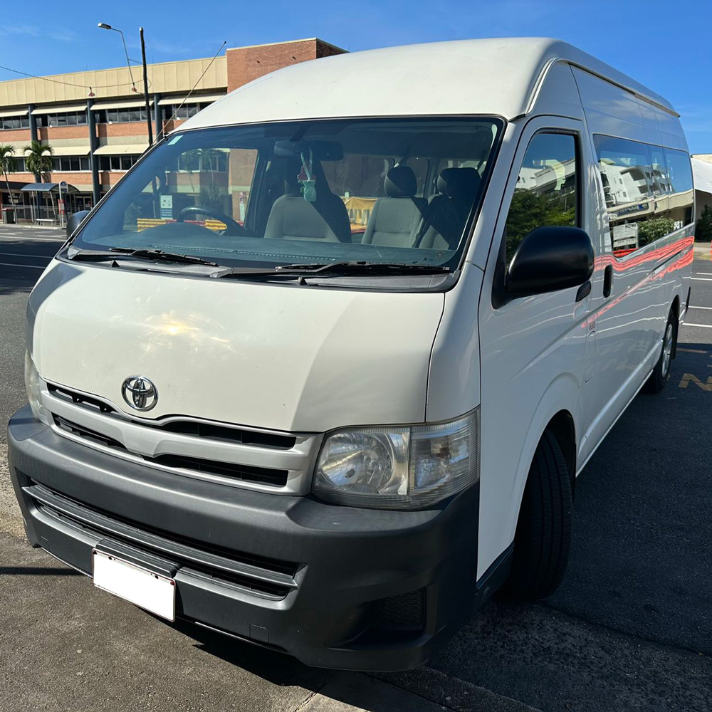 凯恩斯14座丰田海狮Toyota Hiace中文司导陪同包车游玩