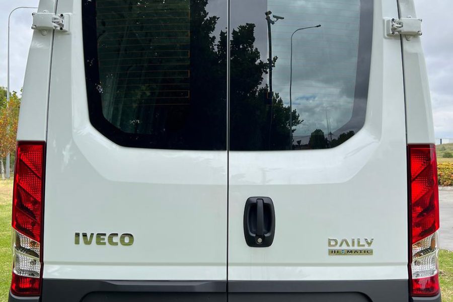 凯恩斯28座依维柯Iveco中文司导陪同包车游玩